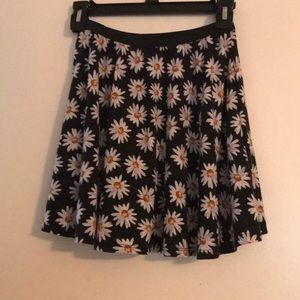 Juniors Daisy Skirt